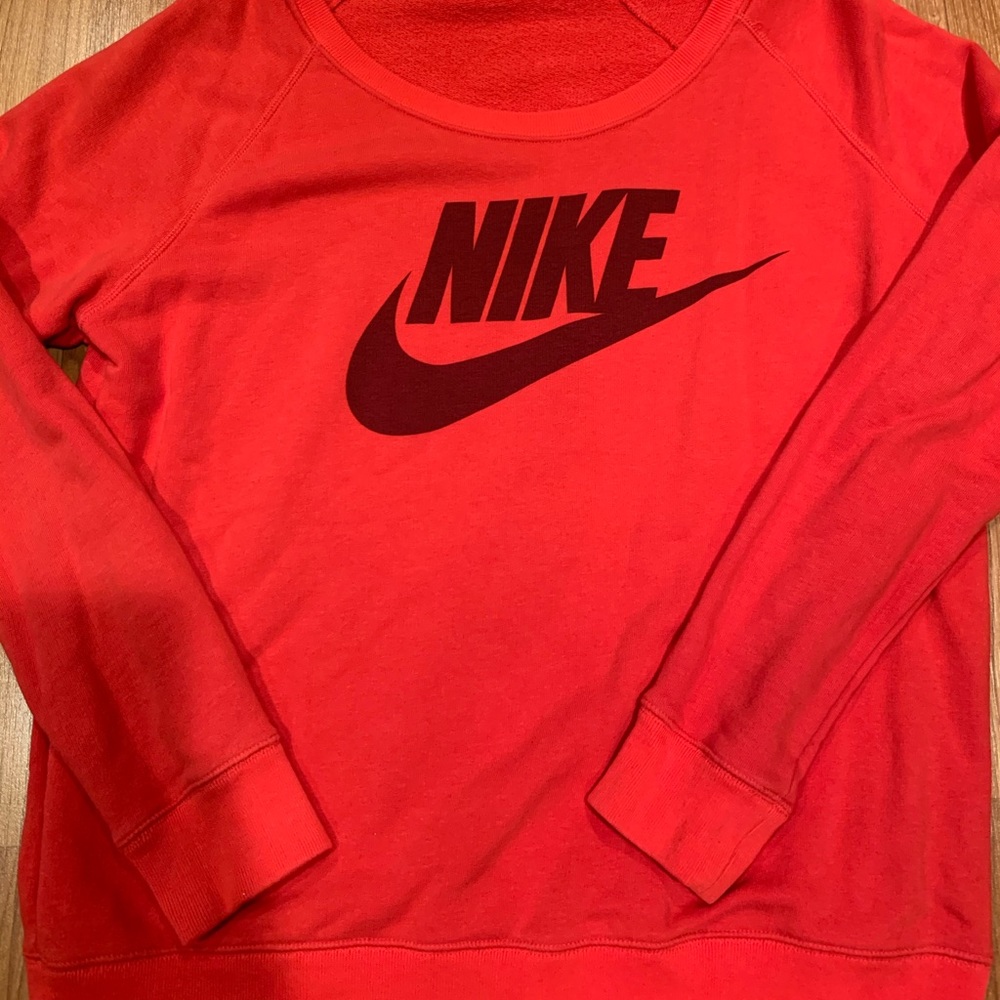 Women’s Nike Crew Neck sweatshirt